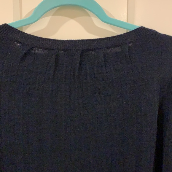 Navy pleated sweater with striped sleeves - Picture 5 of 5